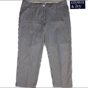 Crown & Ivy Women Capri Pants Seersucker Size 16